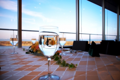 海の見えるレストラン「ル・シエル」のランチをお楽しみください。